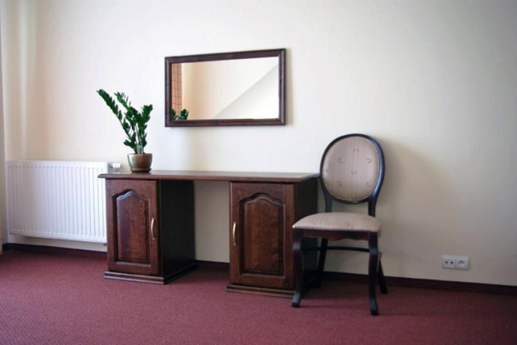 Hotel Milord Pułtusk Habitación foto